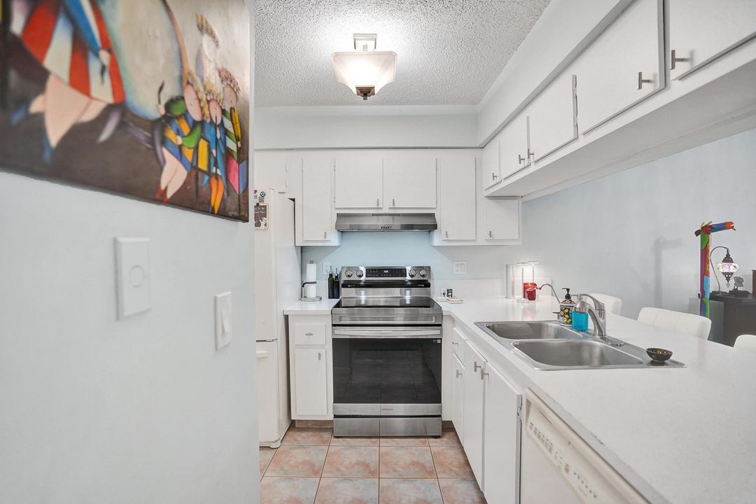 En Venta: $365,000 (2 camas, 2 baños, 1212 Pies cuadrados)