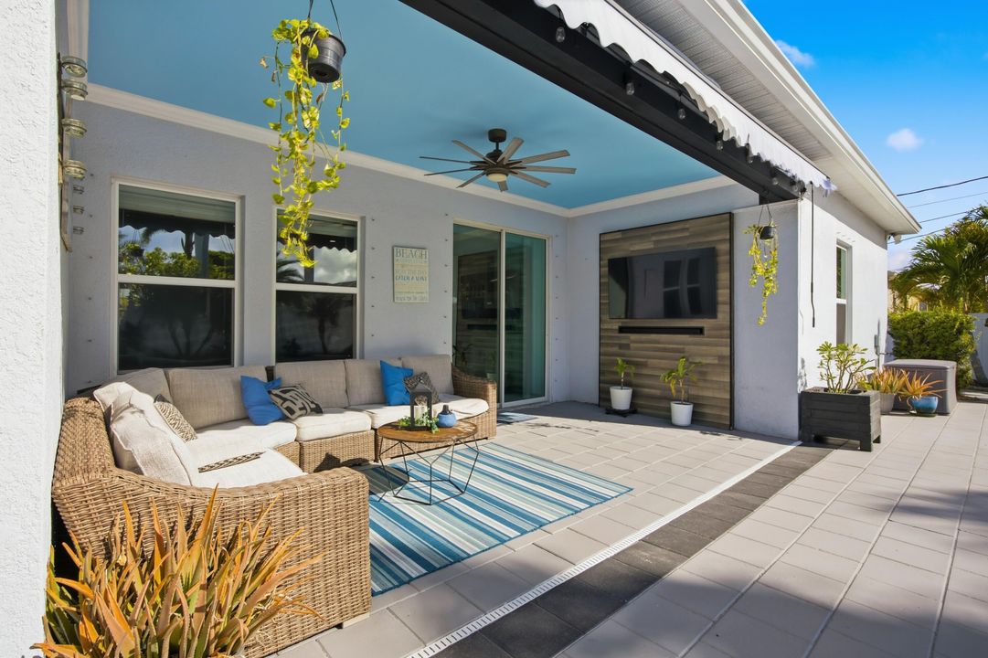 На продажу: $595,000 (4 спален, 3 ванн, 2466 Квадратных фут)