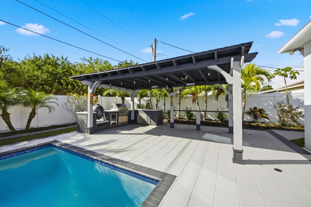 На продажу: $595,000 (4 спален, 3 ванн, 2466 Квадратных фут)