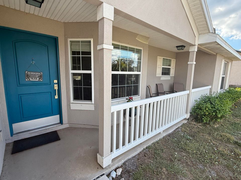 For Rent: $900 (1 beds, 1 baths, 1547 Square Feet)