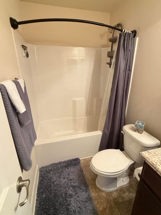 For Rent: $900 (1 beds, 1 baths, 1547 Square Feet)