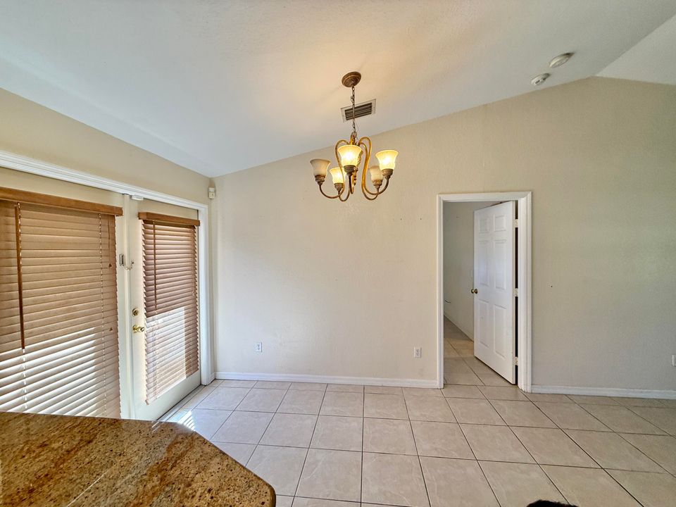 En Renta: $2,100 (3 camas, 2 baños, 1455 Pies cuadrados)