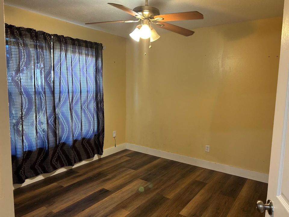 待售: $255,000 (3 贝兹, 2 浴室, 1308 平方英尺)