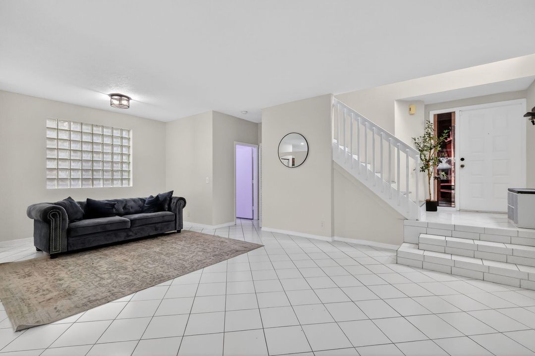 For Sale: $565,000 (4 beds, 2 baths, 2213 Square Feet)