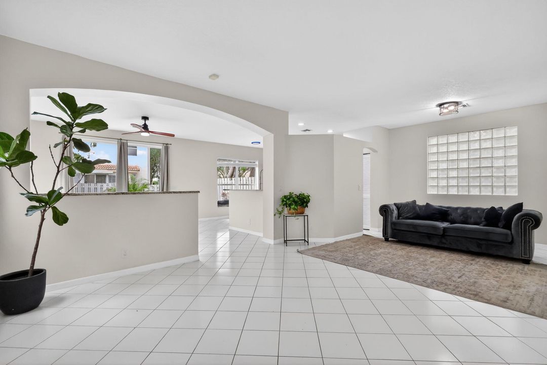 For Sale: $565,000 (4 beds, 2 baths, 2213 Square Feet)