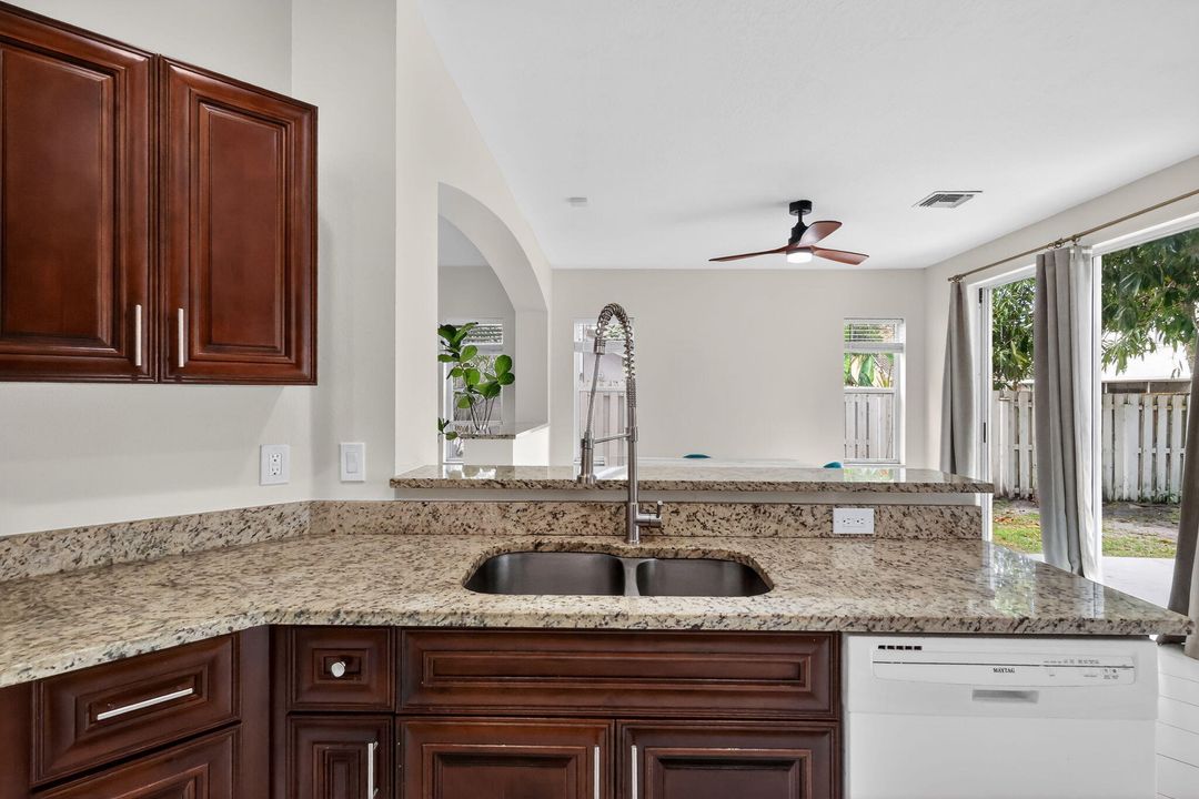 For Sale: $565,000 (4 beds, 2 baths, 2213 Square Feet)