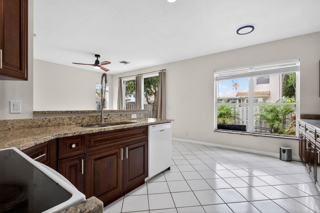 For Sale: $565,000 (4 beds, 2 baths, 2213 Square Feet)