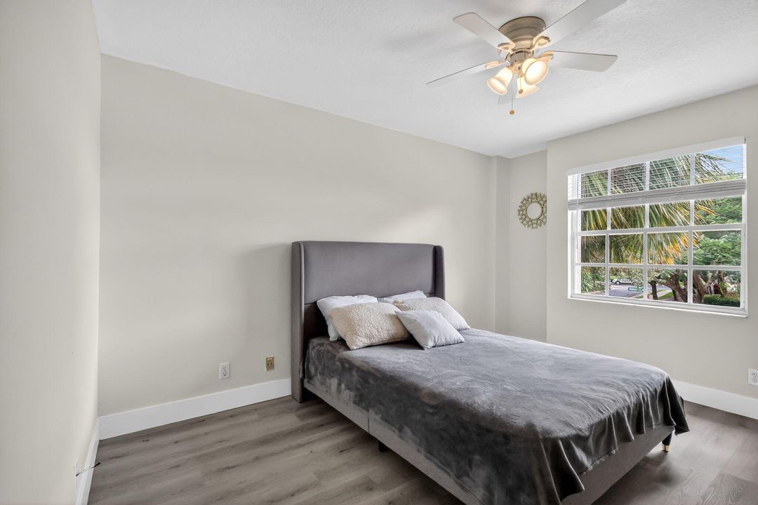 For Sale: $565,000 (4 beds, 2 baths, 2213 Square Feet)