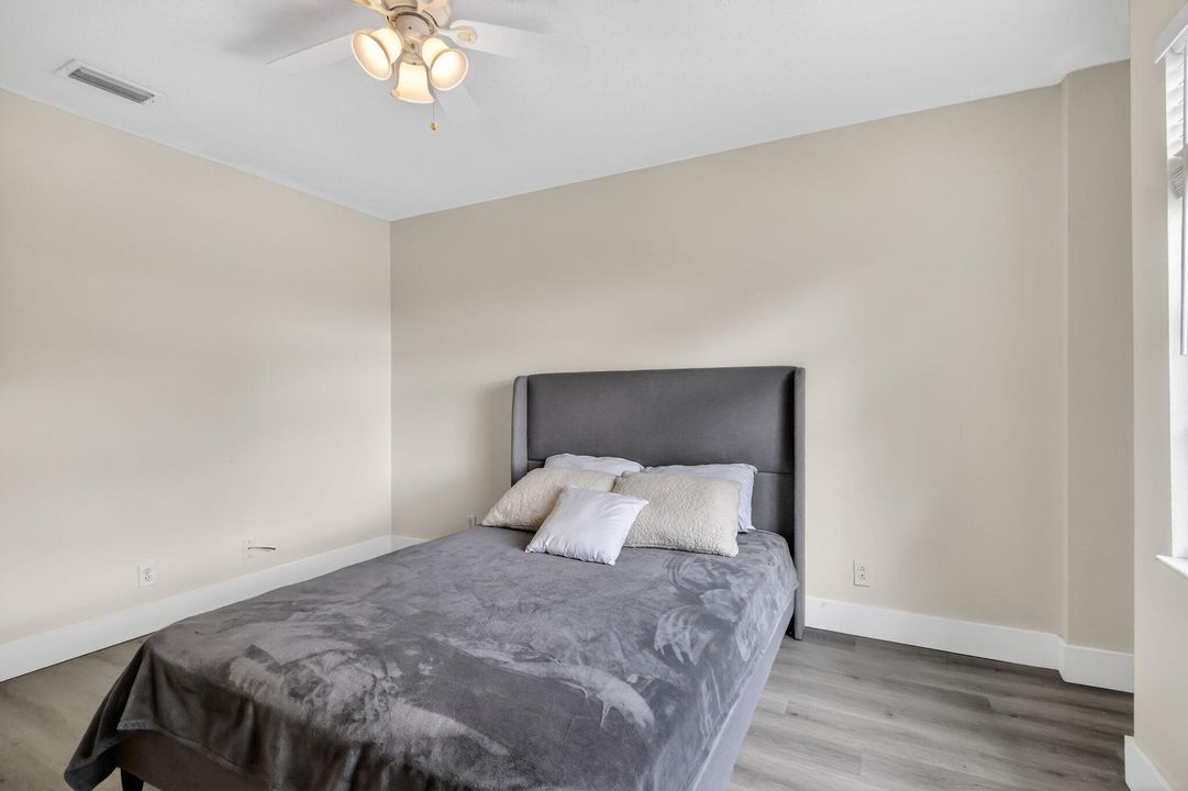 For Sale: $565,000 (4 beds, 2 baths, 2213 Square Feet)