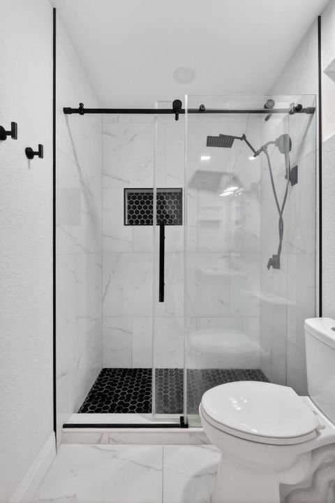 For Sale: $565,000 (4 beds, 2 baths, 2213 Square Feet)