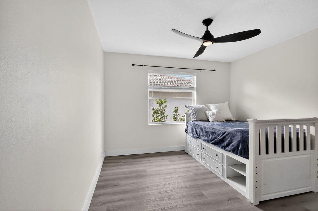 For Sale: $565,000 (4 beds, 2 baths, 2213 Square Feet)