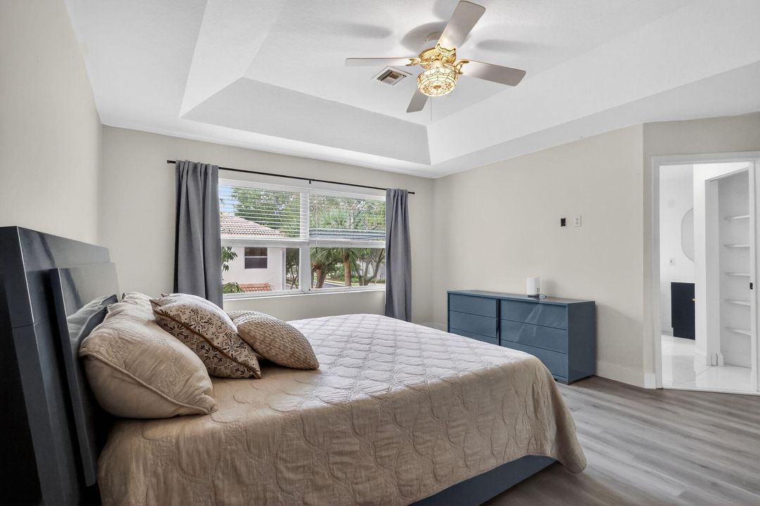 For Sale: $565,000 (4 beds, 2 baths, 2213 Square Feet)