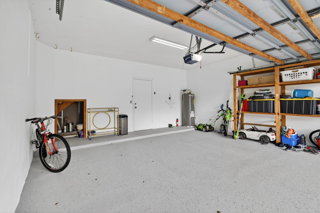 For Sale: $565,000 (4 beds, 2 baths, 2213 Square Feet)