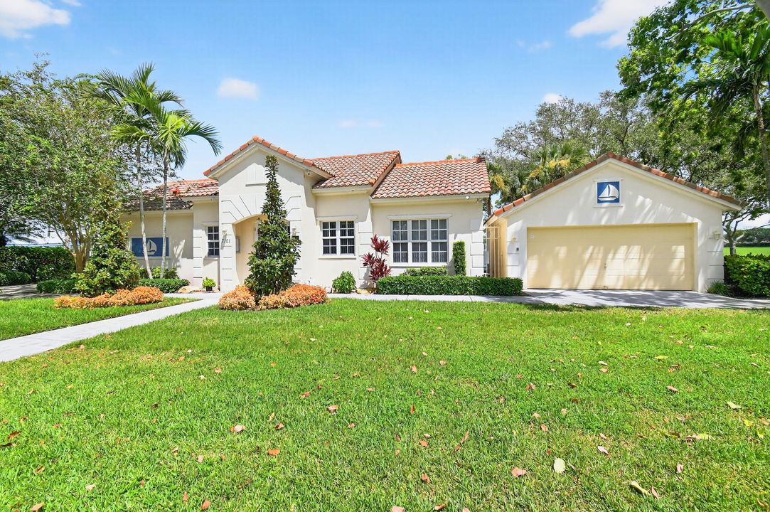 For Sale: $565,000 (4 beds, 2 baths, 2213 Square Feet)