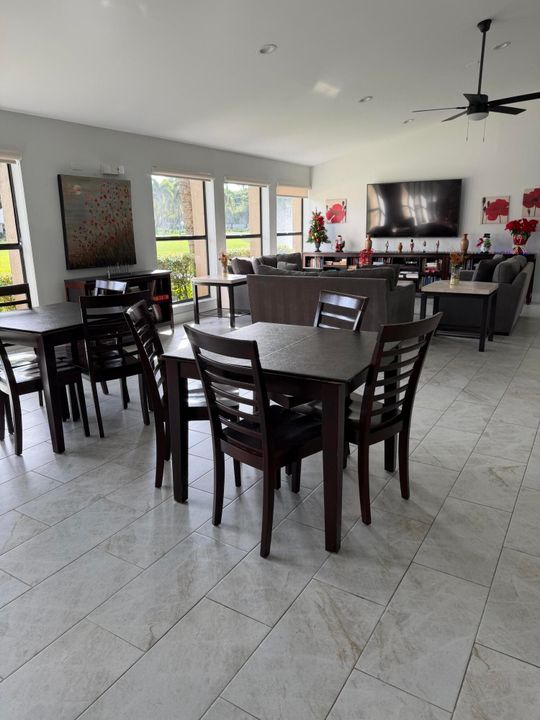 For Rent: $3,050 (2 beds, 2 baths, 1233 Square Feet)