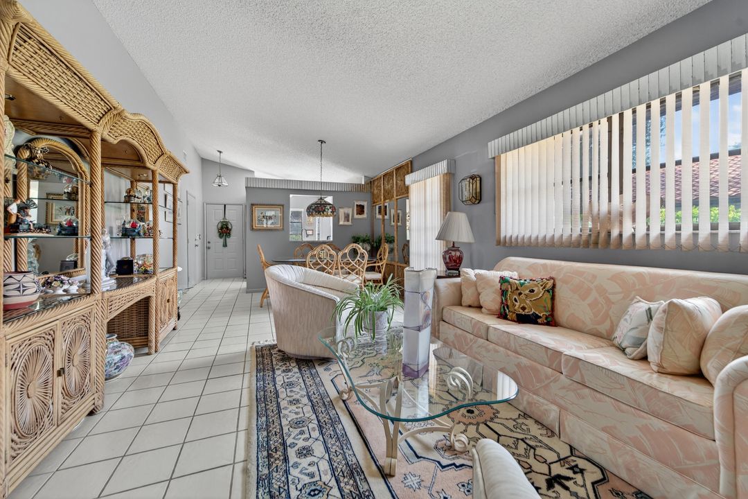 En Venta: $249,000 (2 camas, 2 baños, 1217 Pies cuadrados)