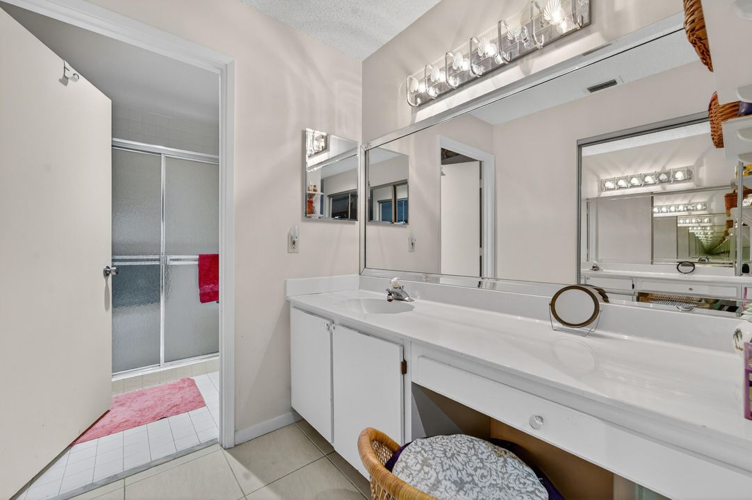 En Venta: $249,000 (2 camas, 2 baños, 1217 Pies cuadrados)