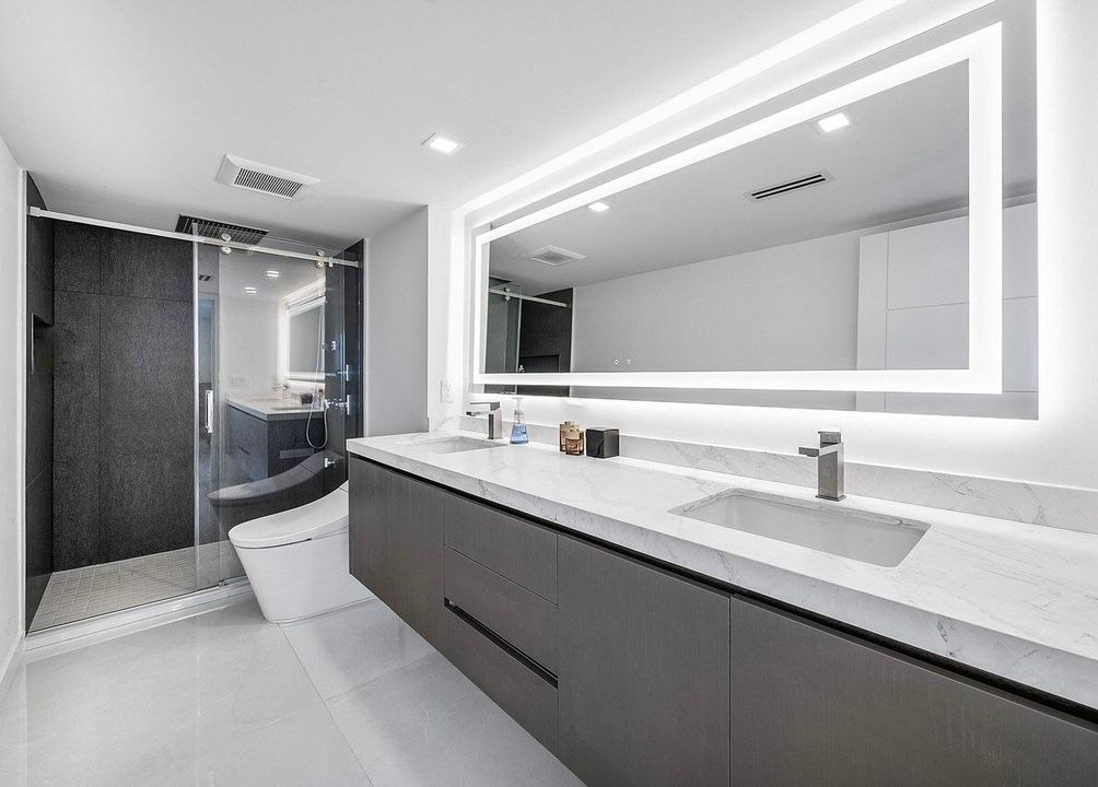 For Sale: $2,495,000 (2 beds, 2 baths, 1488 Square Feet)