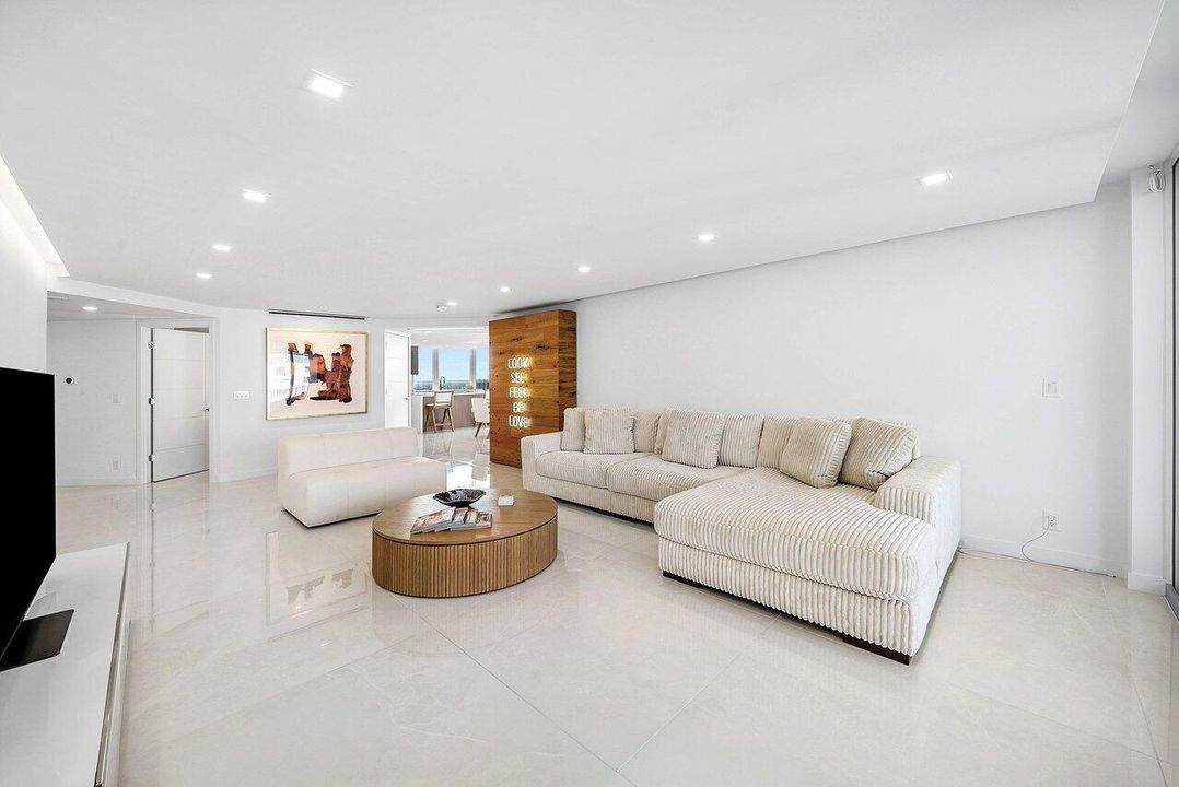 For Sale: $2,495,000 (2 beds, 2 baths, 1488 Square Feet)