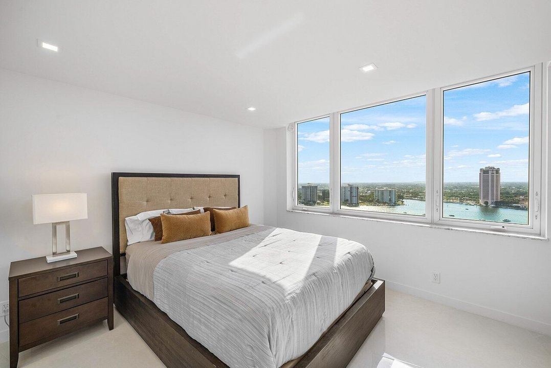 For Sale: $2,495,000 (2 beds, 2 baths, 1488 Square Feet)