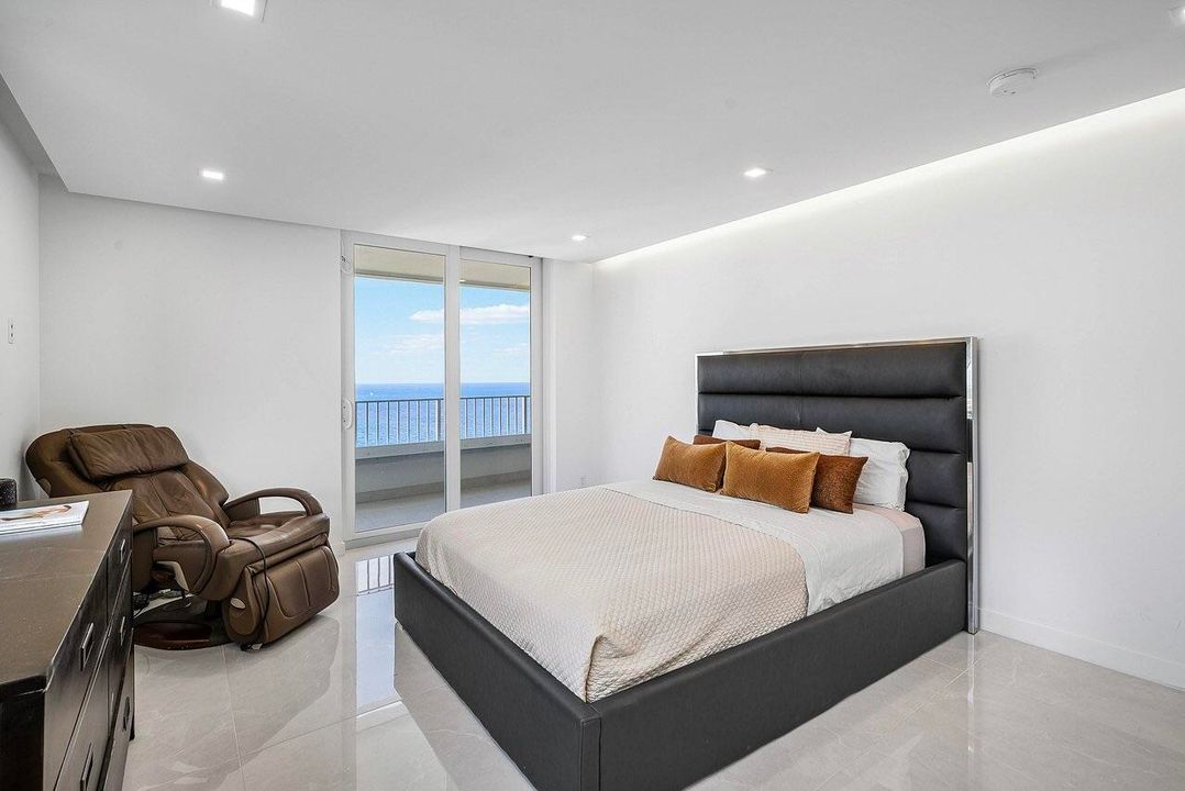 For Sale: $2,495,000 (2 beds, 2 baths, 1488 Square Feet)