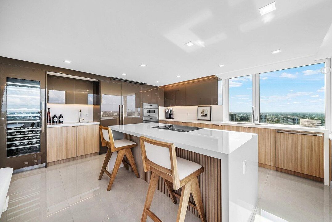 For Sale: $2,495,000 (2 beds, 2 baths, 1488 Square Feet)