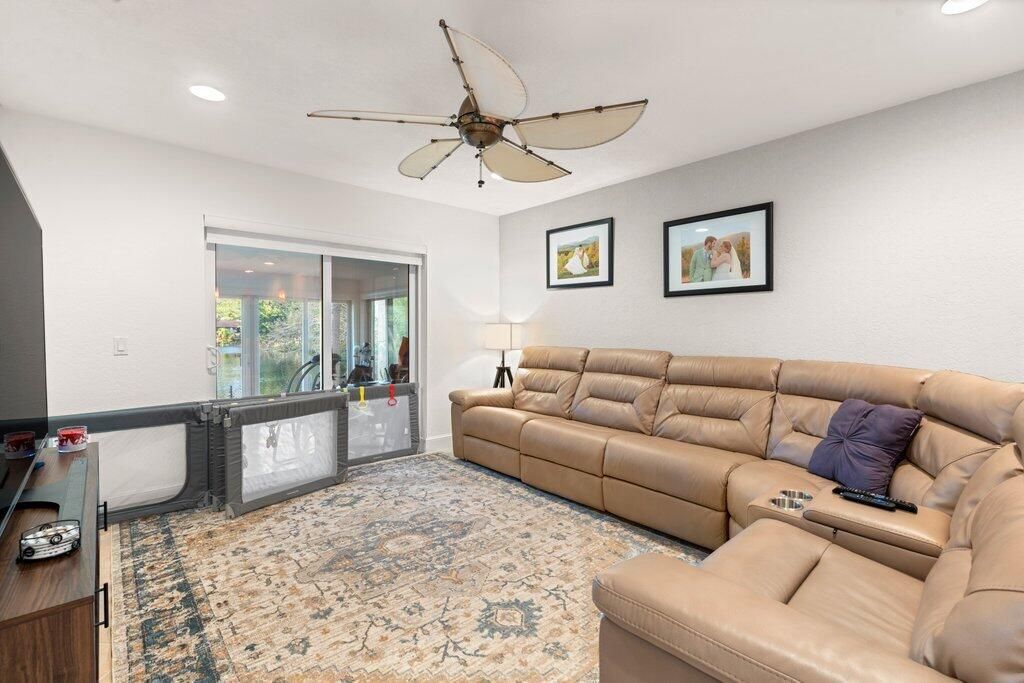 For Sale: $674,900 (3 beds, 2 baths, 2049 Square Feet)