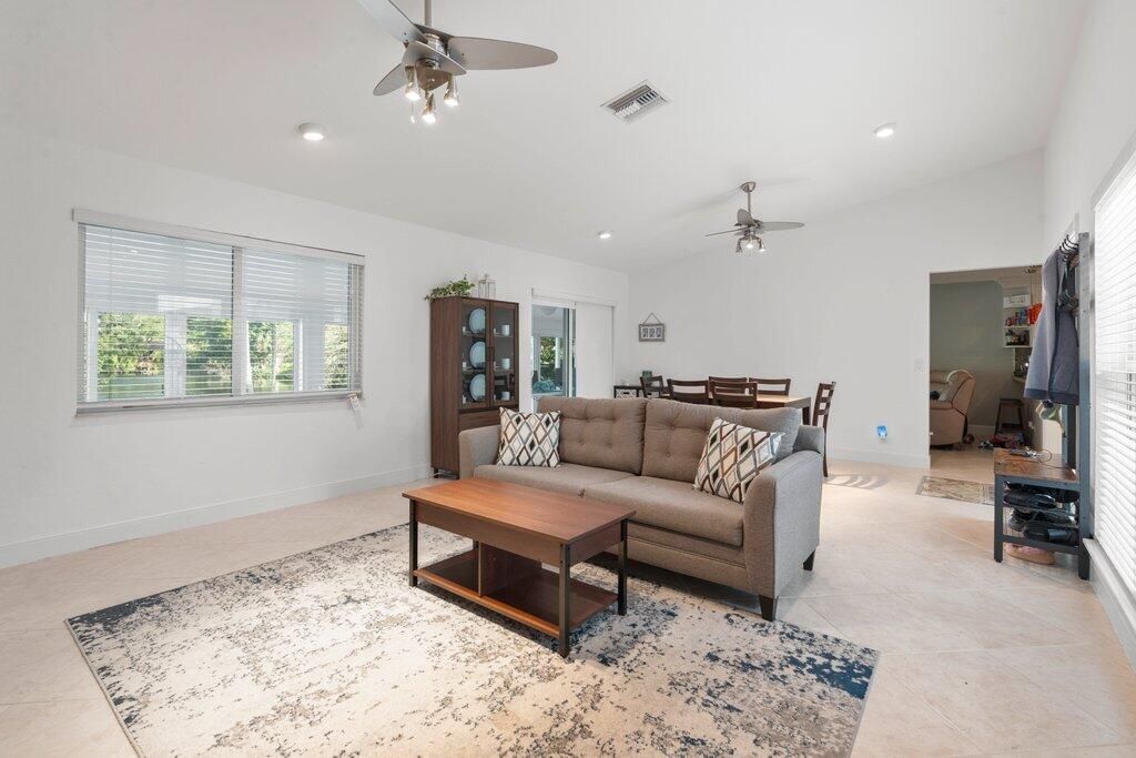 For Sale: $674,900 (3 beds, 2 baths, 2049 Square Feet)