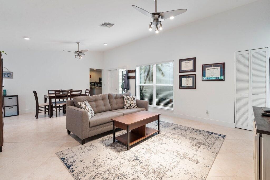 For Sale: $674,900 (3 beds, 2 baths, 2049 Square Feet)