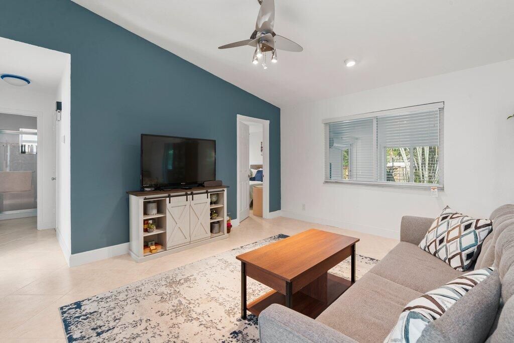 For Sale: $674,900 (3 beds, 2 baths, 2049 Square Feet)