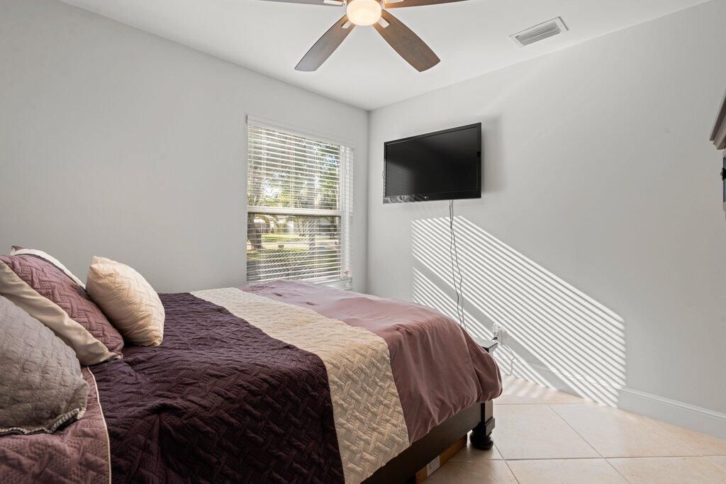 For Sale: $674,900 (3 beds, 2 baths, 2049 Square Feet)