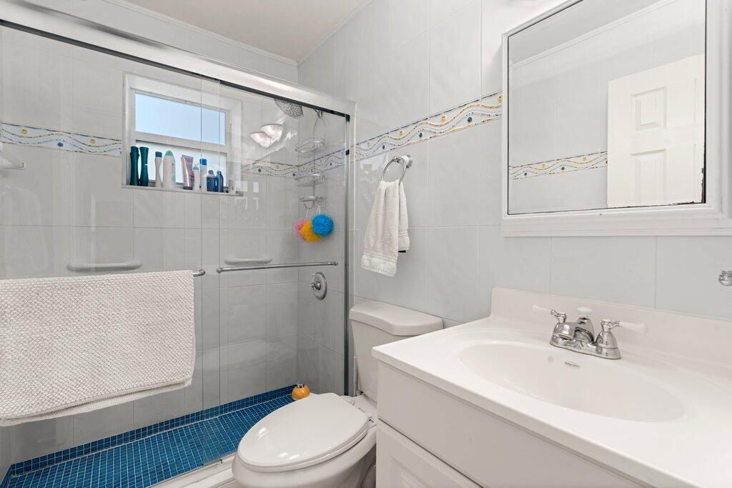 For Sale: $674,900 (3 beds, 2 baths, 2049 Square Feet)