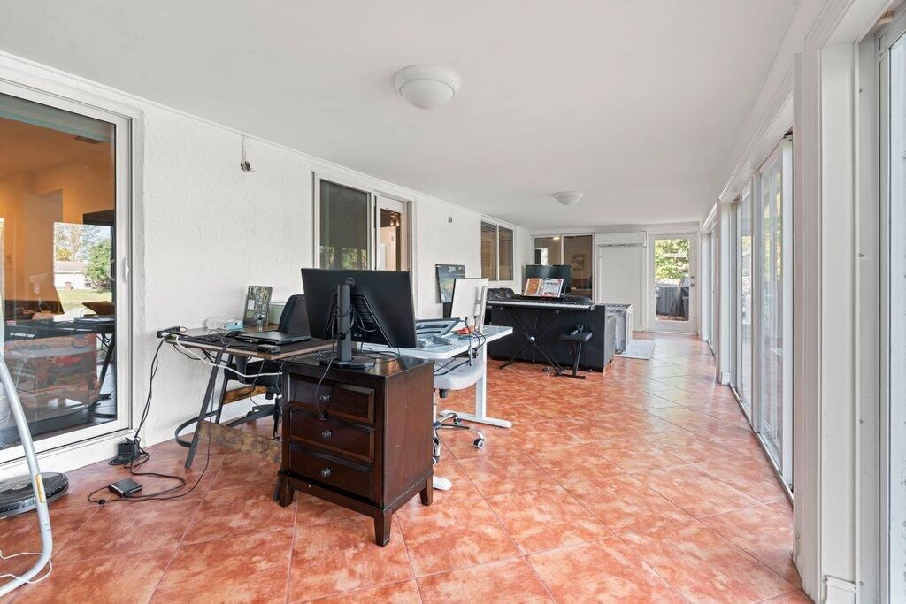 For Sale: $674,900 (3 beds, 2 baths, 2049 Square Feet)