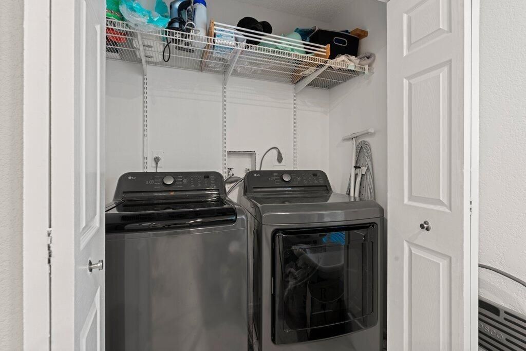 For Sale: $674,900 (3 beds, 2 baths, 2049 Square Feet)