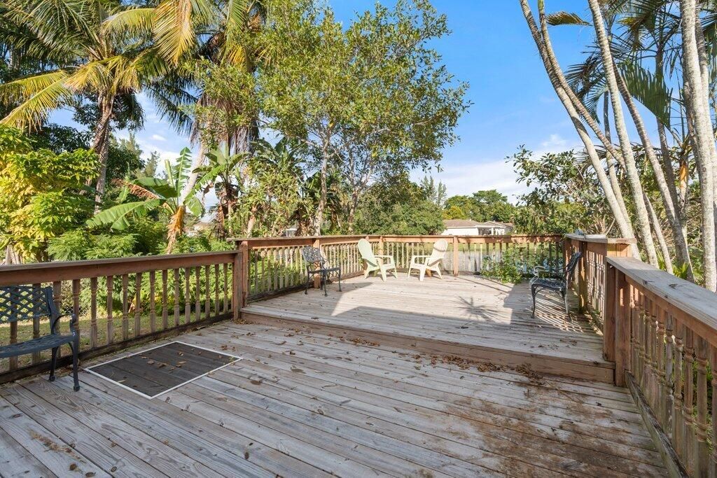 For Sale: $674,900 (3 beds, 2 baths, 2049 Square Feet)