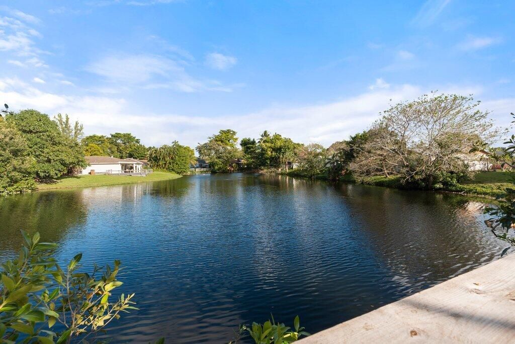 For Sale: $674,900 (3 beds, 2 baths, 2049 Square Feet)