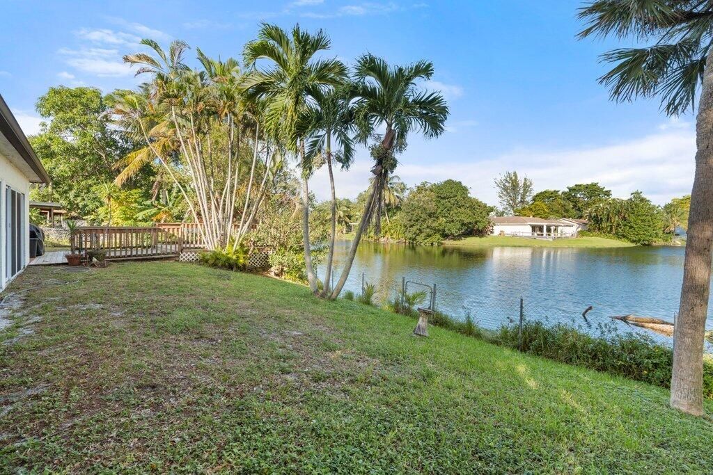 For Sale: $674,900 (3 beds, 2 baths, 2049 Square Feet)