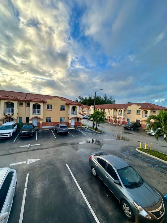 For Sale: $430,000 (3 beds, 2 baths, 1188 Square Feet)