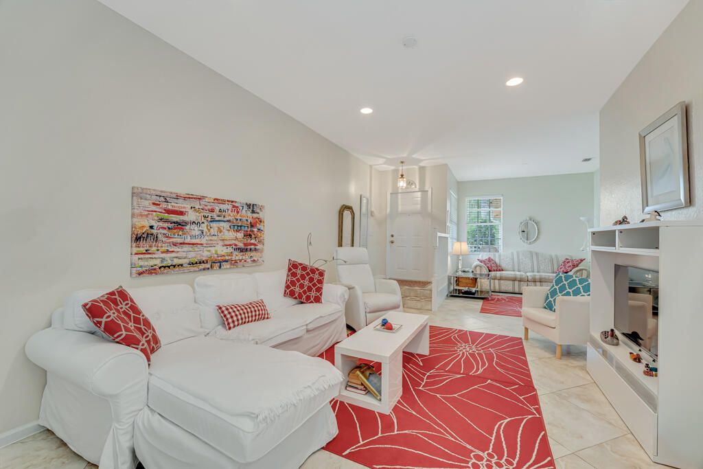 待售: $498,000 (3 贝兹, 2 浴室, 1800 平方英尺)