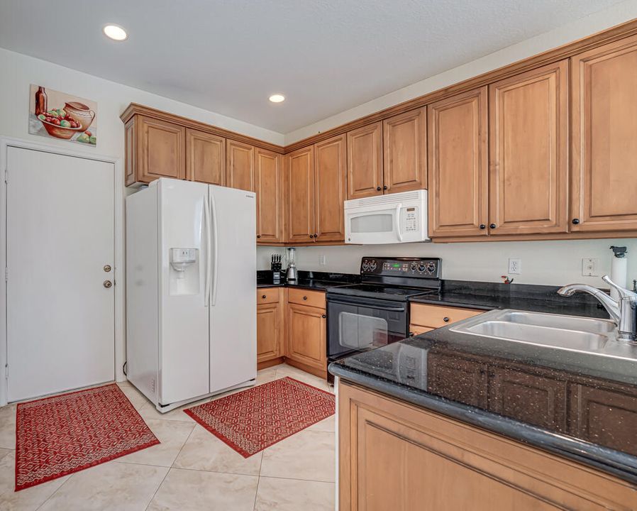 待售: $498,000 (3 贝兹, 2 浴室, 1800 平方英尺)