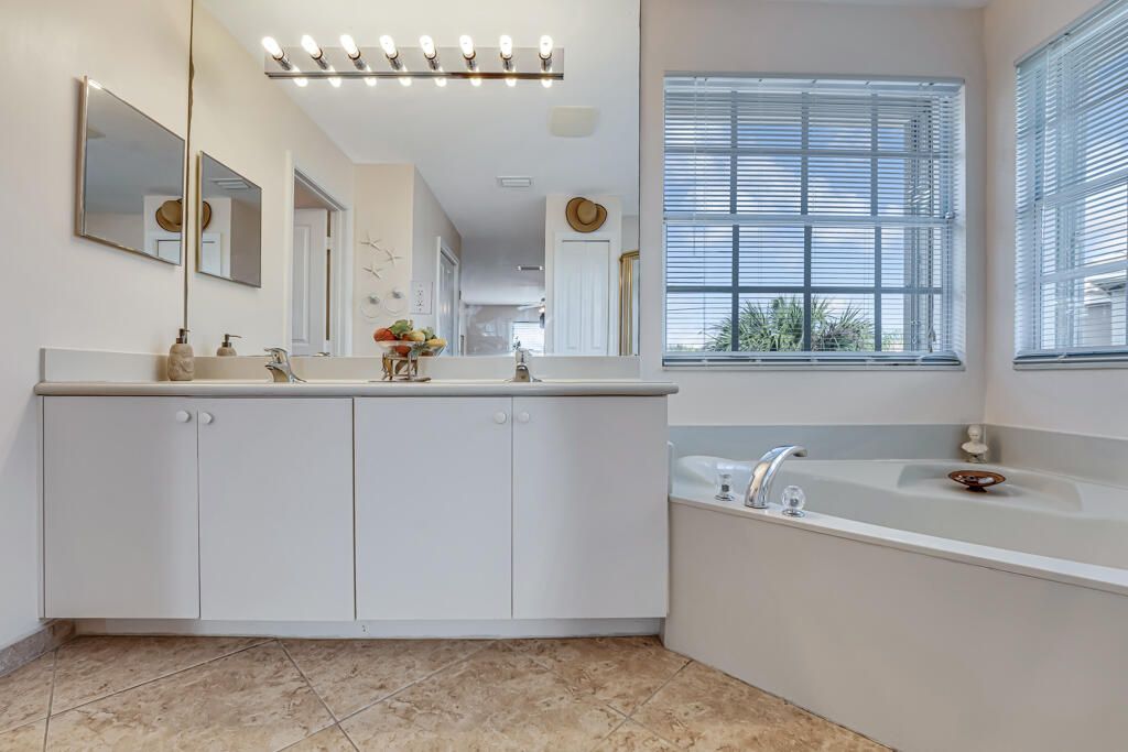 待售: $498,000 (3 贝兹, 2 浴室, 1800 平方英尺)