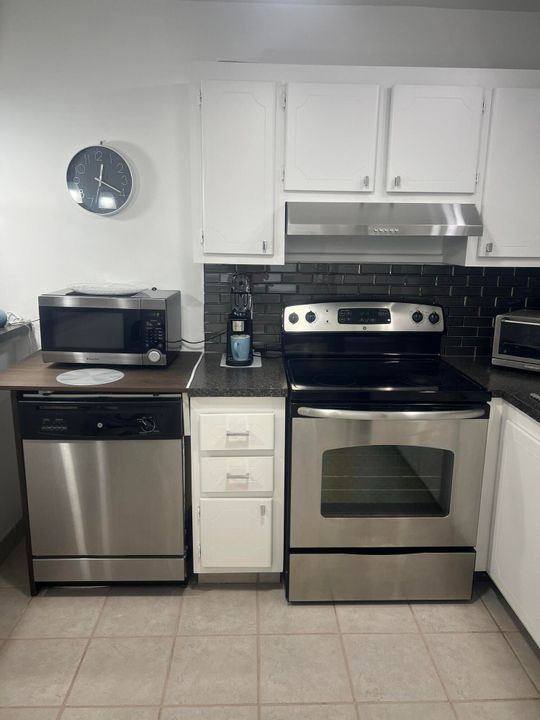 For Rent: $1,500 (1 beds, 1 baths, 720 Square Feet)