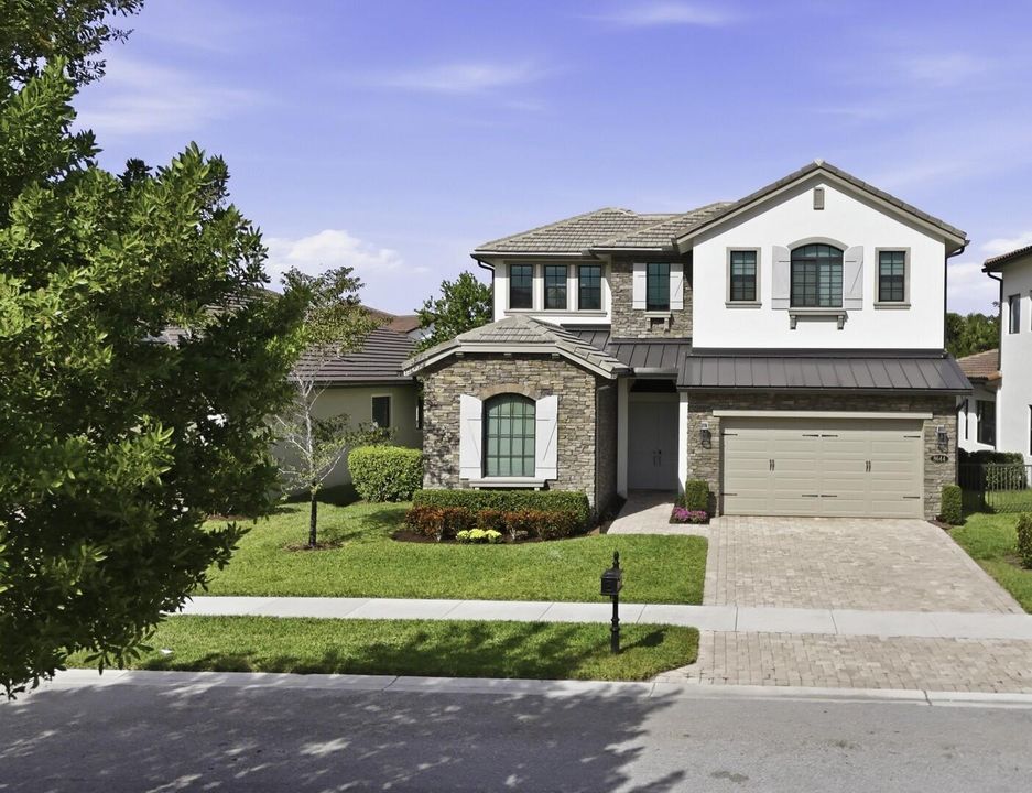 For Sale: $1,350,000 (4 beds, 4 baths, 3252 Square Feet)