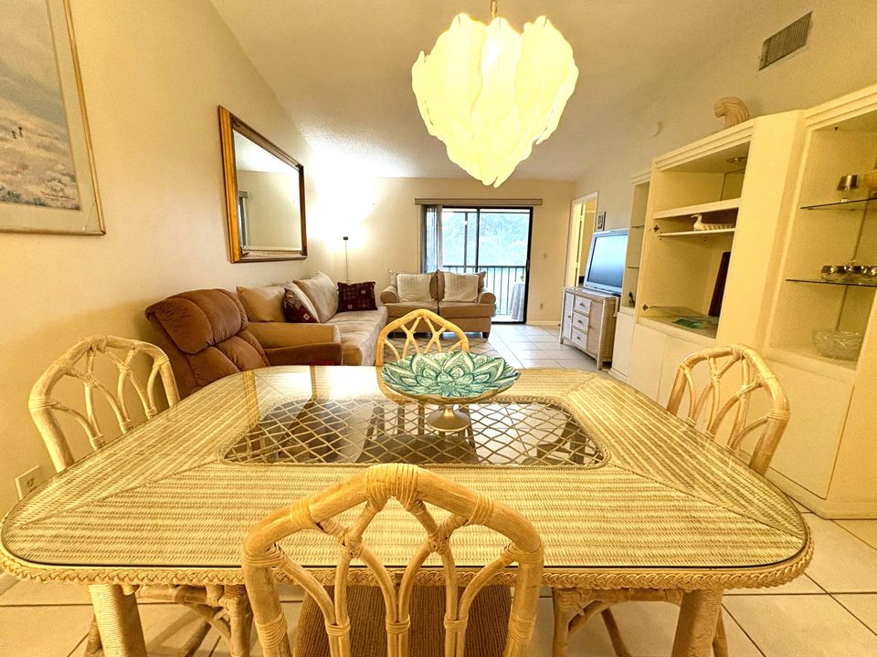 For Rent: $2,000 (2 beds, 2 baths, 900 Square Feet)