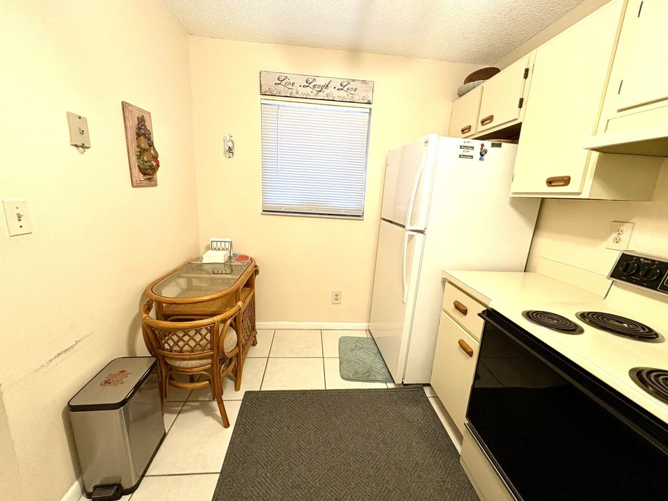 For Rent: $2,000 (2 beds, 2 baths, 900 Square Feet)