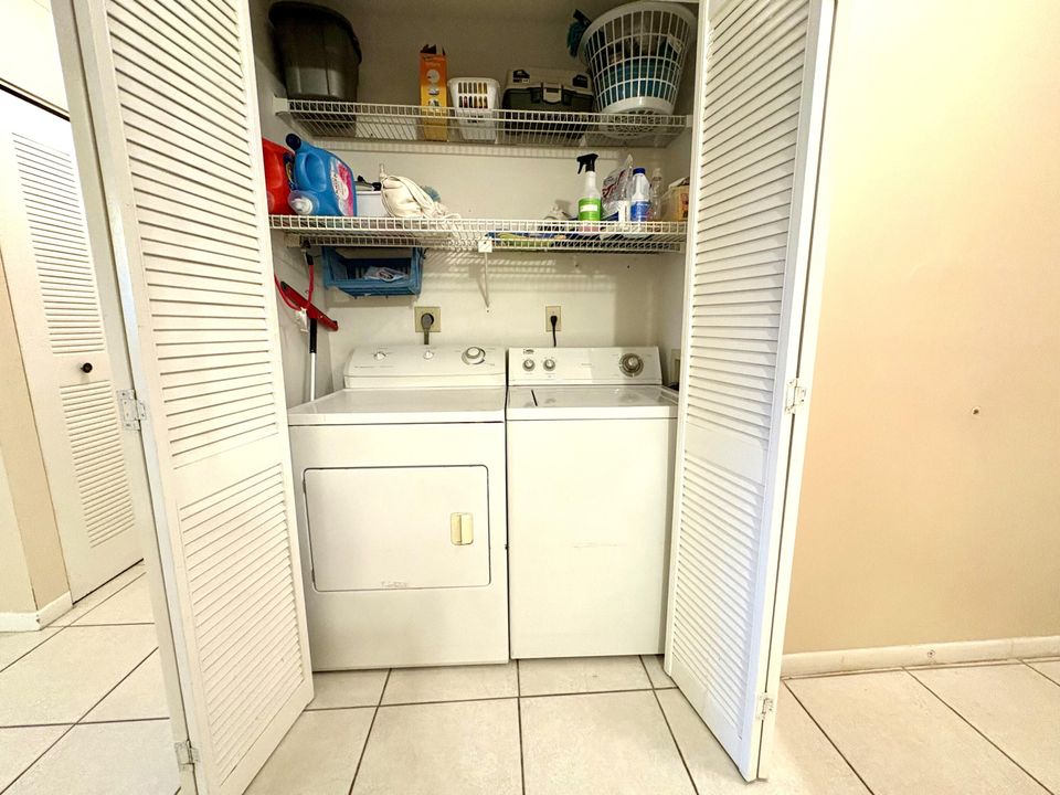 For Rent: $2,000 (2 beds, 2 baths, 900 Square Feet)