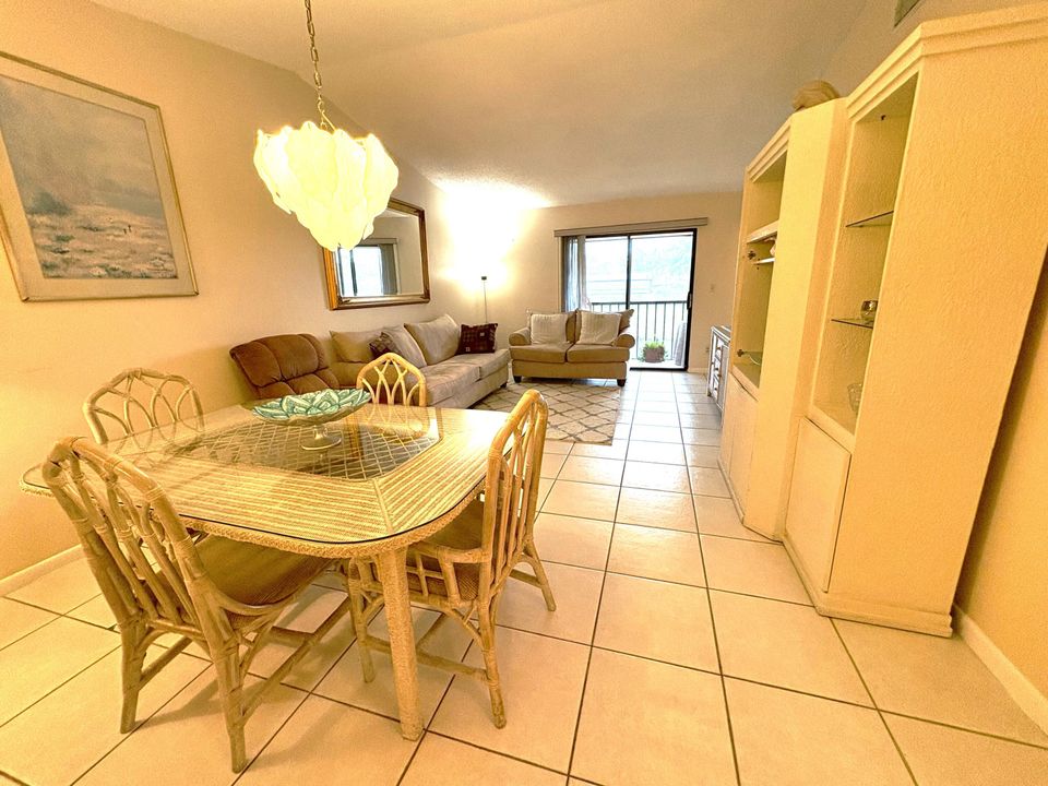 For Rent: $2,000 (2 beds, 2 baths, 900 Square Feet)