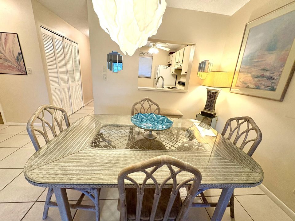 For Rent: $2,000 (2 beds, 2 baths, 900 Square Feet)