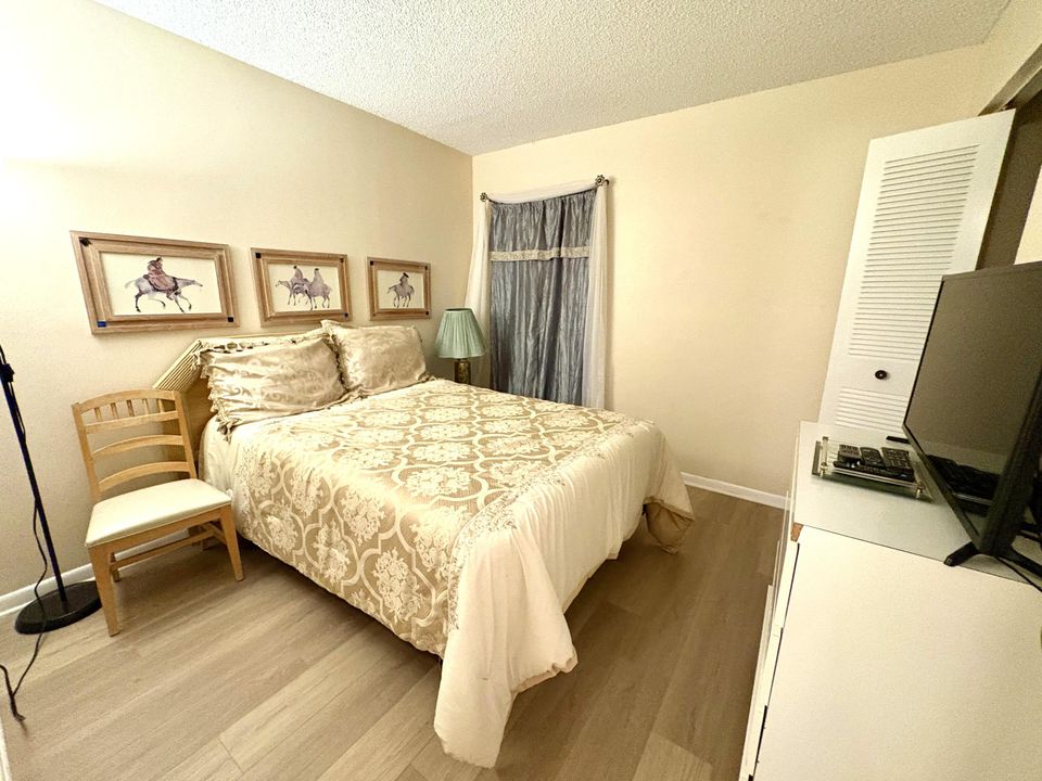 For Rent: $2,000 (2 beds, 2 baths, 900 Square Feet)