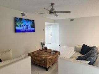 For Sale: $285,000 (2 beds, 2 baths, 1335 Square Feet)